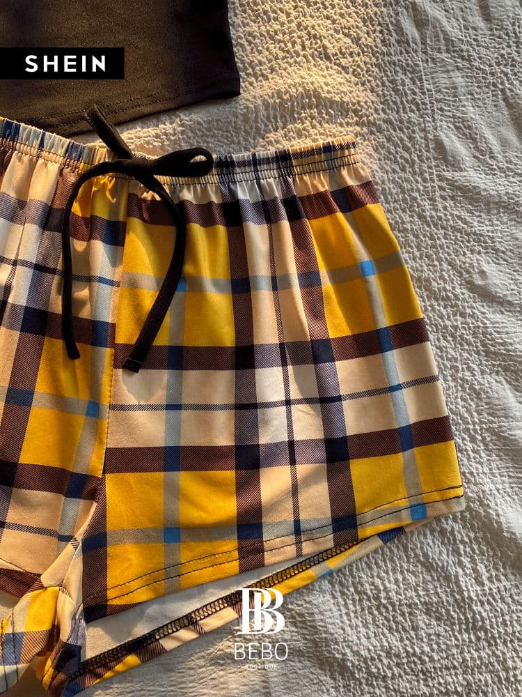 طقم بيجامة حرف مع طباعة مربع النقش ربطة امامية