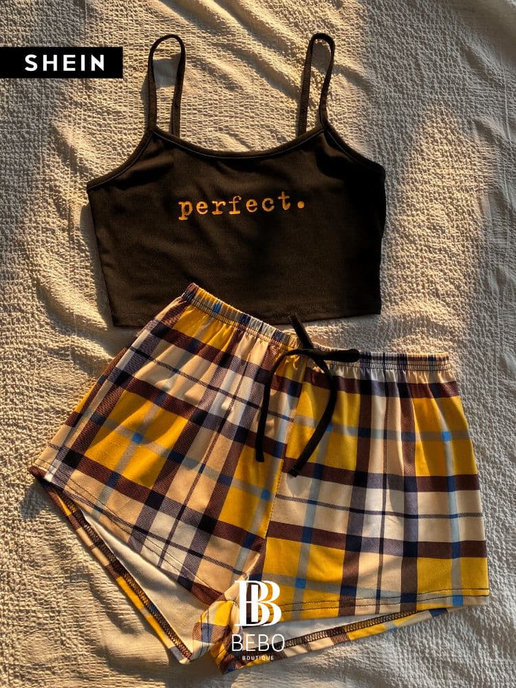 طقم بيجامة حرف مع طباعة مربع النقش ربطة امامية